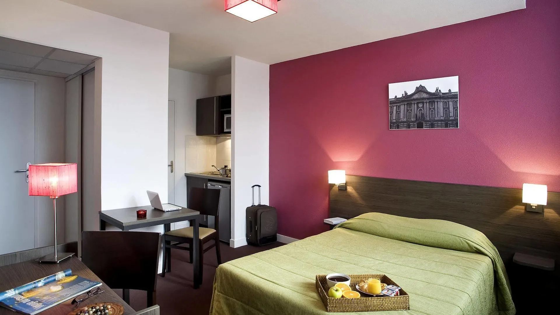 Aparthotel Adagio Access Toulouse St Cyprien 3*,